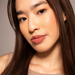 Ulei de buze colorat si hranitor cu extract de papaya, Nude Pout, Dr.PAWPAW, 8 ml