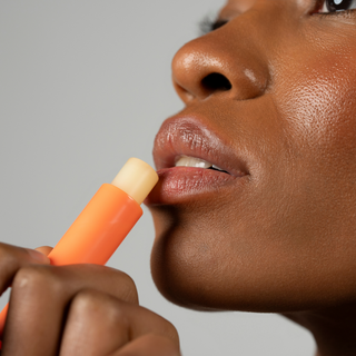 Balsam stick pentru buze, cu aroma de mango si pawpaw, ulei de ricin si aloe vera, Dr.PAWPAW, 4 g