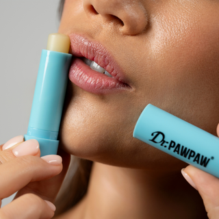 Balsam stick pentru buze, cu aroma de cocos si pawpaw, ulei de ricin si aloe vera, Dr.PAWPAW, 4 g