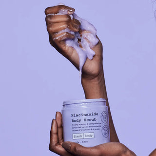 Exfoliant pentru corp cu niacinamida, impotriva imperfectiunilor si uscarii pielii, Frank Body, 250 g
