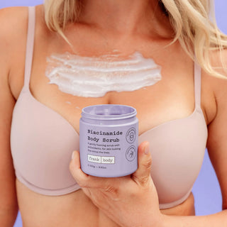 Exfoliant pentru corp cu niacinamida, impotriva imperfectiunilor si uscarii pielii, Frank Body, 250 g