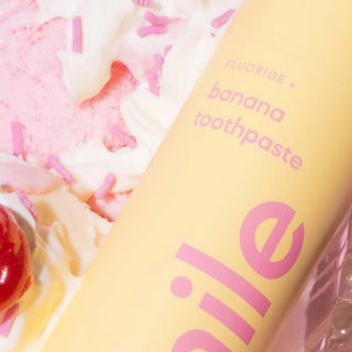 Pasta de dinti cu fluor si aroma de banane, Banana, Hismile, 60 g