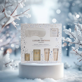 Set Ultimate Pamper, 1 x 250 ml Gel de dus, 1 x 100 ml Spumă de baie, 1 x 50 ml Crema pentru maini & unghii, 1 x 50 ml Crema de corp, 1 x 80 g Cristale de baie, 1 x Masca de dormit Luxury, Bergamot, Ginger & Lemongrass, The Luxury Bathing Company