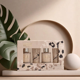 Top to Toe Essentials, 1 x 50 ml Crema pentru maini & unghii, 1 x 50 ml Crema de corp, 1 x 100 ml Gel de dus, 1 x 100 ml Spuma de baie, Cashmere, Musk & Amber, The Luxury Bathing Company
