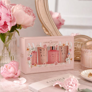 Set Top To Toe Essentials, 1 x 100 ml Gel de dus, 1 x 100 ml Spuma de baie, 1 x 50 ml Crema pentru maini & unghii, 1 x 50 ml Crema de corp, Peony, Peach & Raspberry, The Luxury Bathing Company
