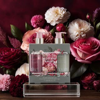 Set Heavenly Hands, 1 x 300 ml Sapun lichid pentru maini, 1 x 300 ml Crema pentru maini & unghii, Velvet Rose & Peony, The Luxury Bathing Company
